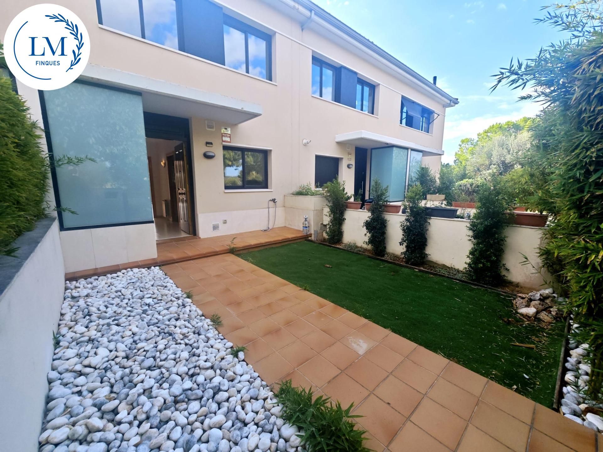 Garten von Einfamilien-Reihenhaus miete in Vilanova i la Geltrú mit Klimaanlage, Heizung und Privatgarten