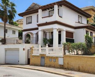 Vista exterior de Casa o xalet en venda en Mijas amb Aire condicionat, Terrassa i Piscina