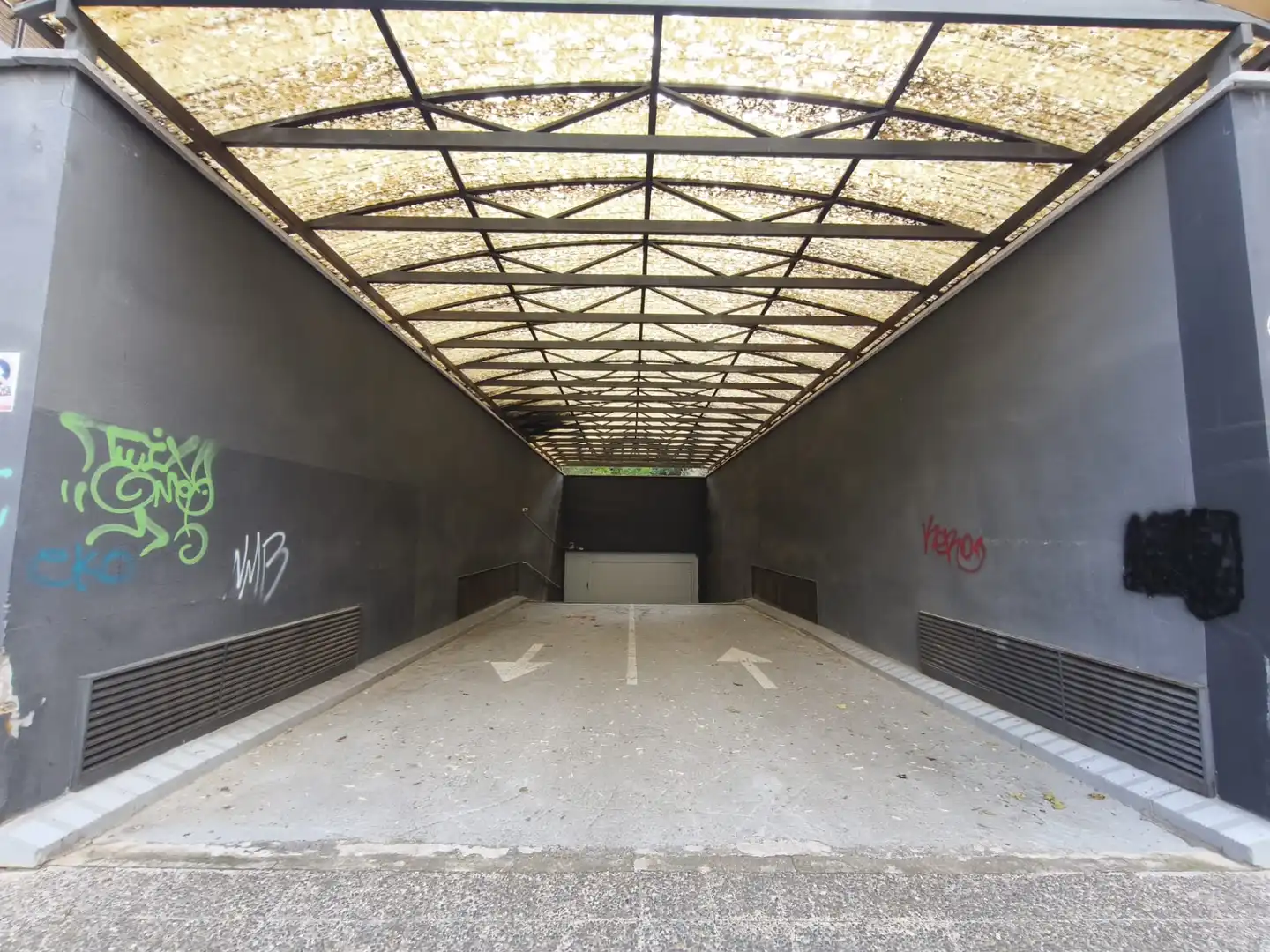 Individuel avec ascenseur à louer à Carrer de la Riera de Bugantó 7, imagen 3