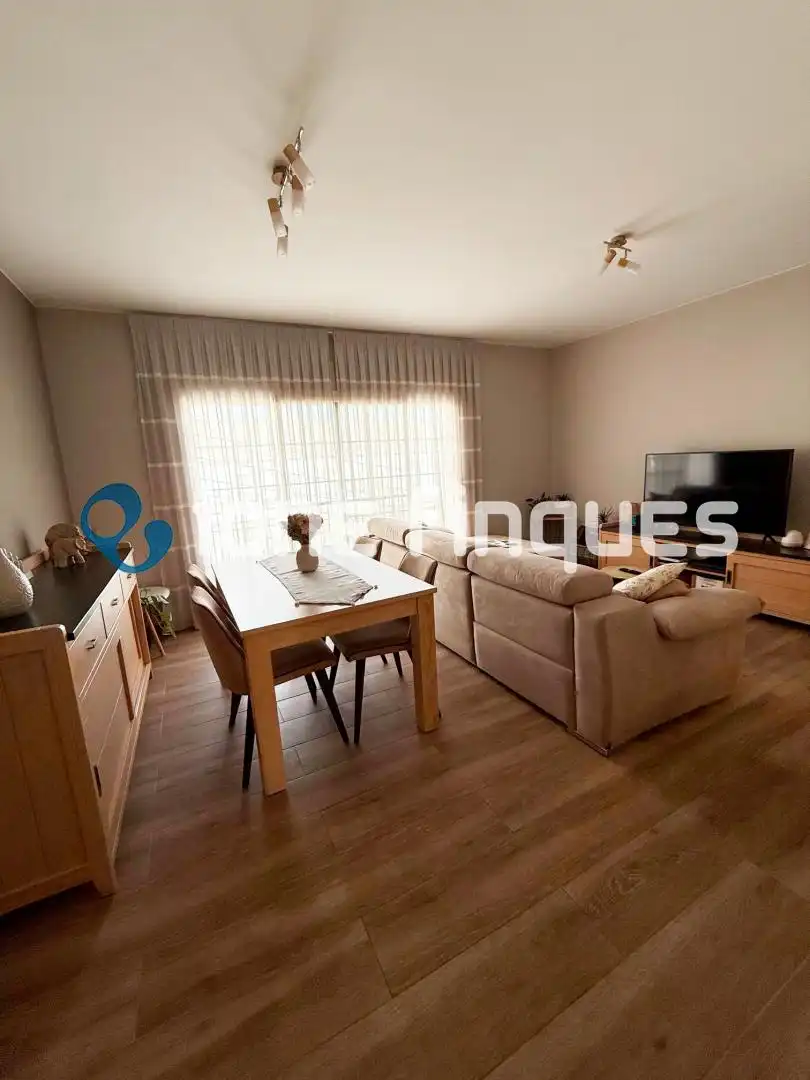 Wohnzimmer von Wohnung zum Verkauf in Terrassa mit Heizung, Balkon und Internet