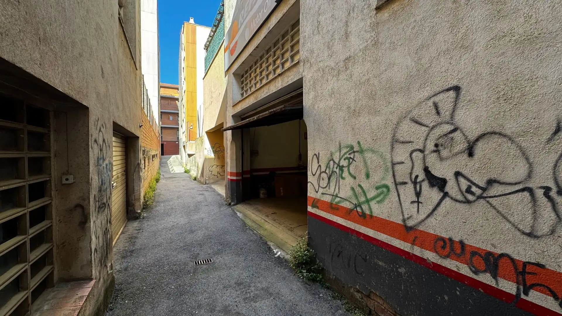Exterior view of Industrial buildings for sale in Terrassa