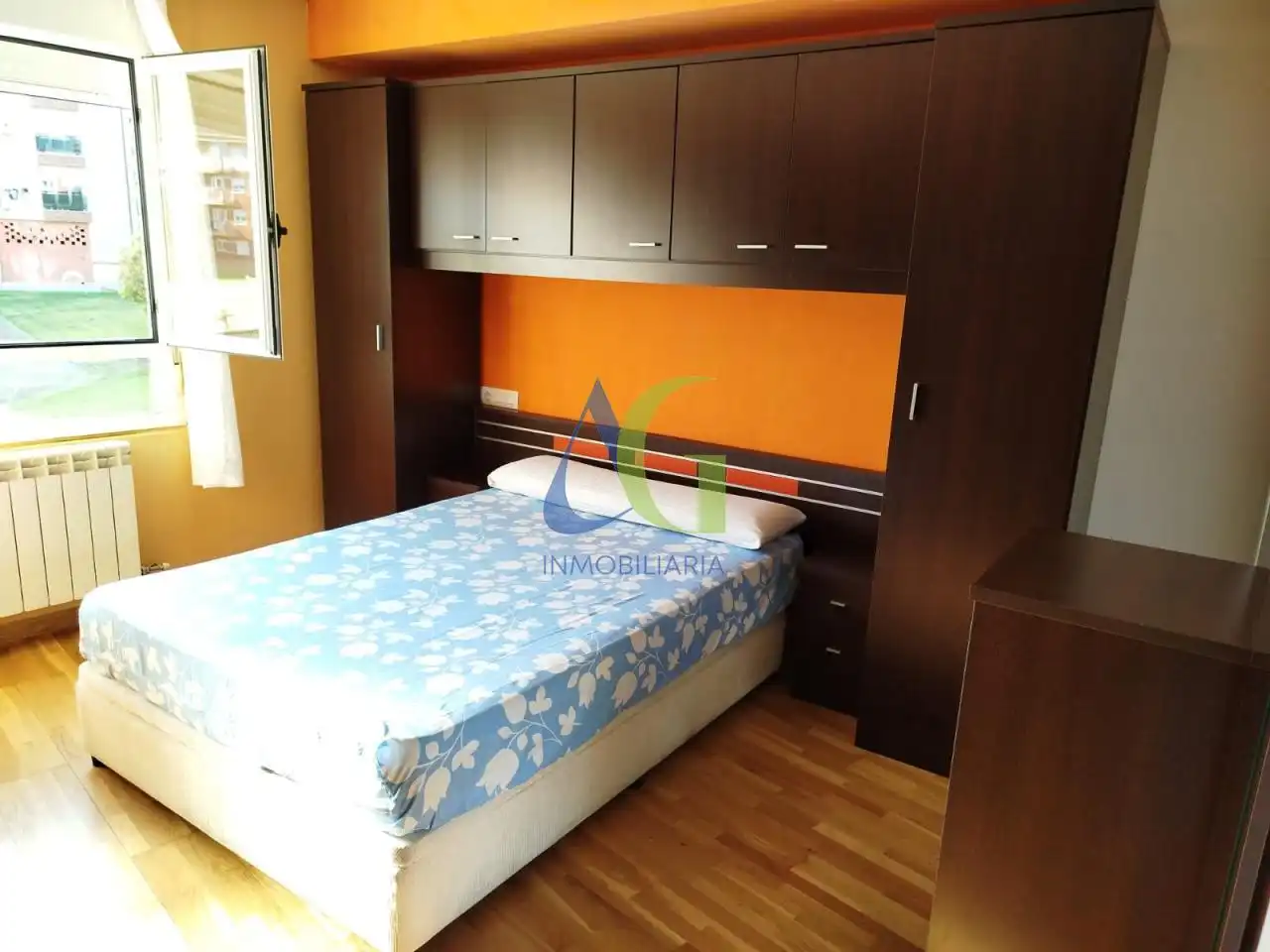 Dormitori de Apartament de lloguer en Villaquilambre amb Calefacció, Parquet i Traster