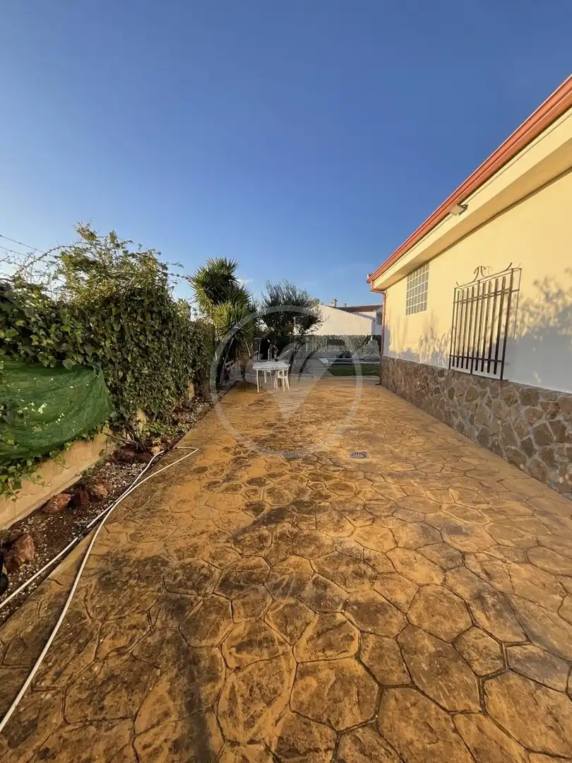 Terrassa de Finca rústica en venda en Linares amb Jardí privat, Terrassa i Piscina