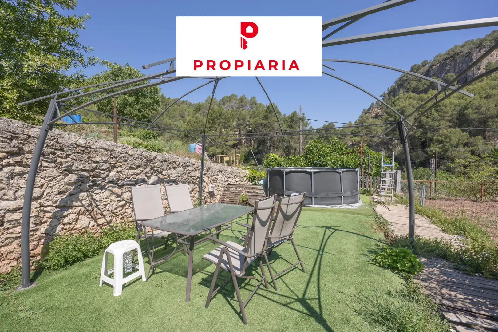 Terrasse von Einfamilien-Reihenhaus zum Verkauf in Vallirana mit Klimaanlage, Heizung und Privatgarten