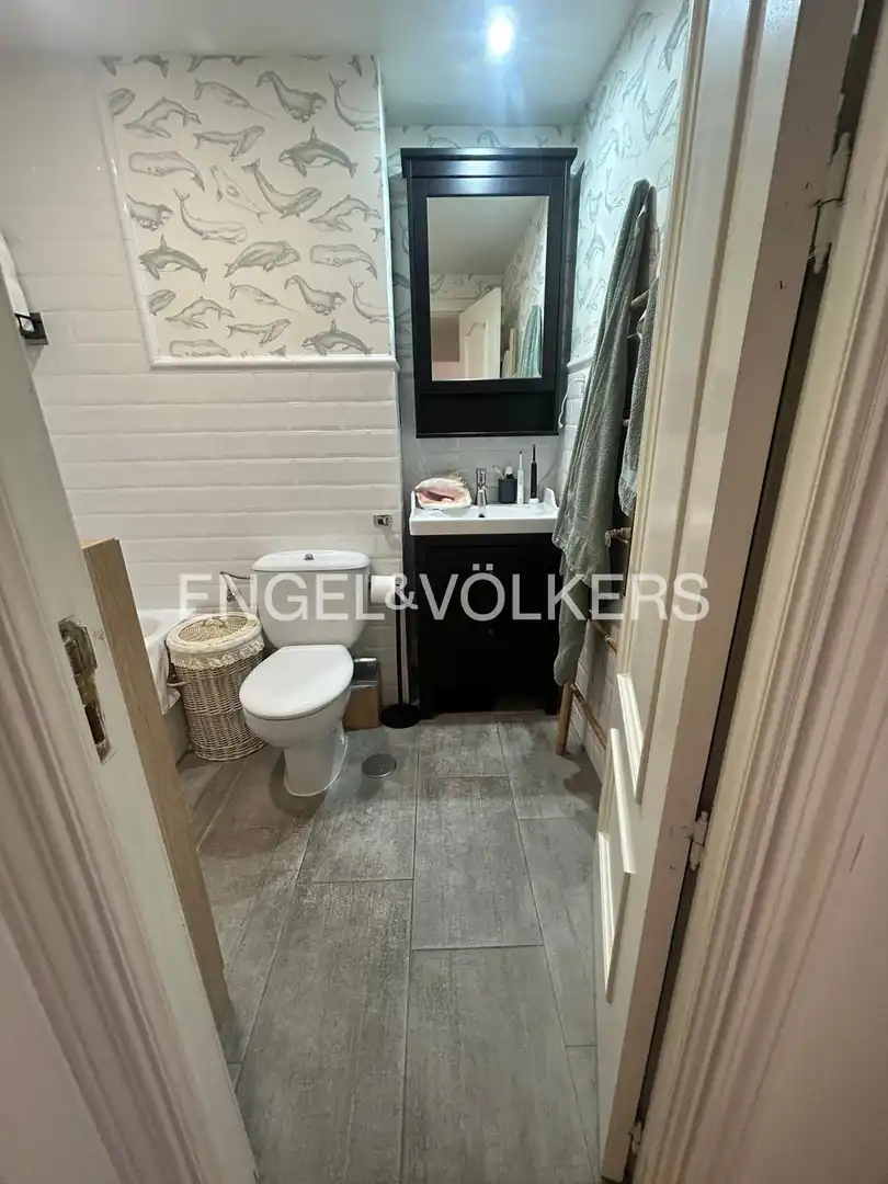 Badezimmer von Wohnung zur Miete in Madrid mit Klimaanlage und Heizung