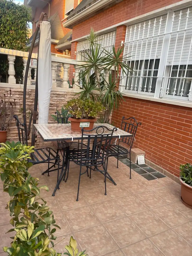 Terrassa de Casa adosada en venda en Elche / Elx amb Aire condicionat, Calefacció i Jardí privat