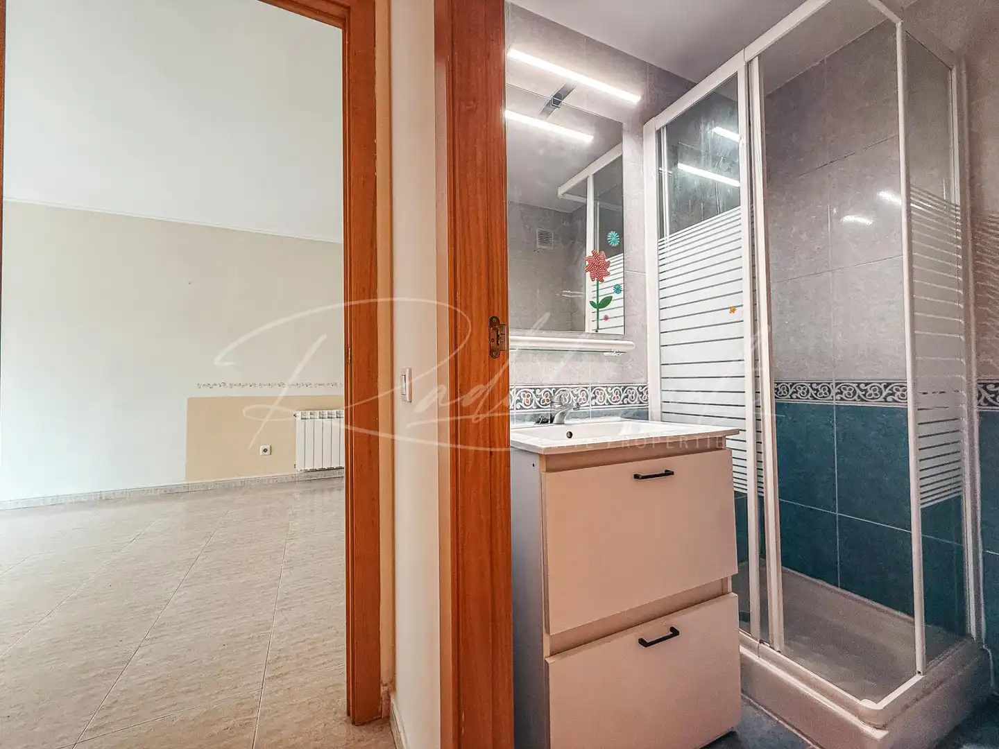Badezimmer von Wohnung zum Verkauf in Cambrils mit Klimaanlage, Heizung und Privatgarten