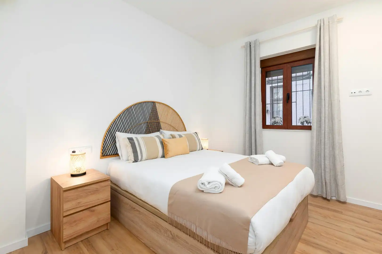 Bedroom of Flat for rent in Ciutat Vella 