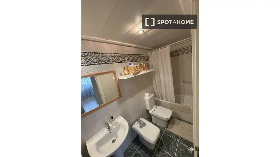 Badezimmer von Wohnung zur untervermieten in Las Rozas de Madrid mit Klimaanlage, Heizung und Terrasse