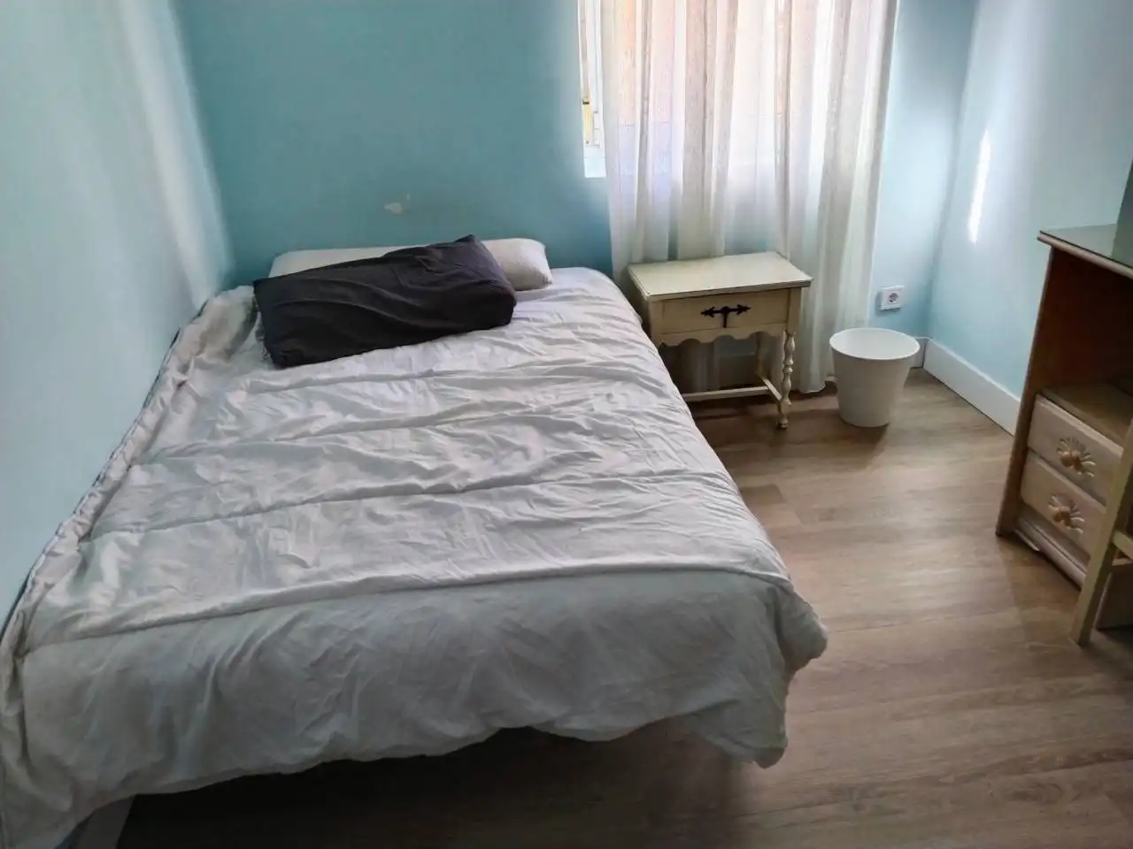Bedroom of Flat for rent in Burgos  with Heating, Terrace and Furnished