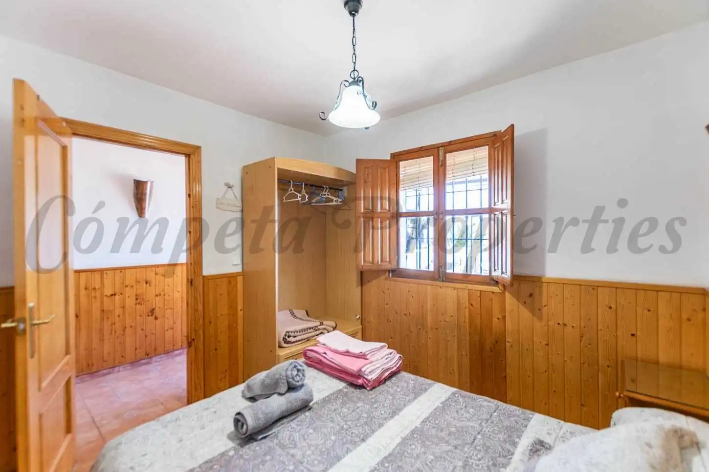 Casa amb piscina en venda a Sayalonga, imagen 10