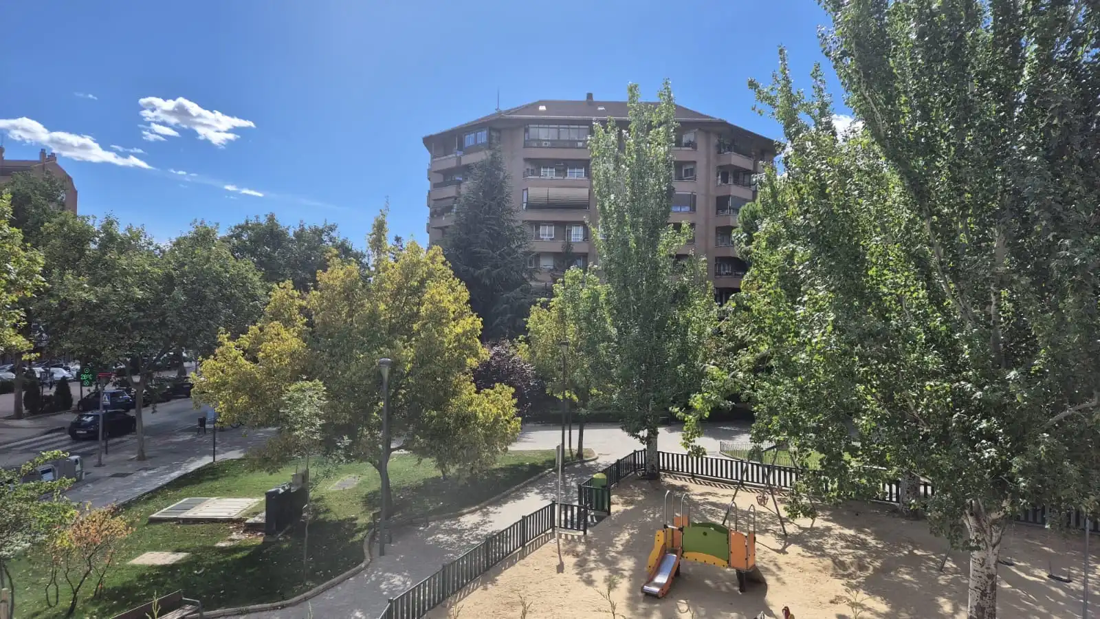 Vista exterior de Pis en venda en Tres Cantos amb Aire condicionat, Calefacció i Parquet
