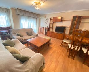 Sala d'estar de Pis de lloguer en  Albacete Capital amb Calefacció, Parquet i Moblat