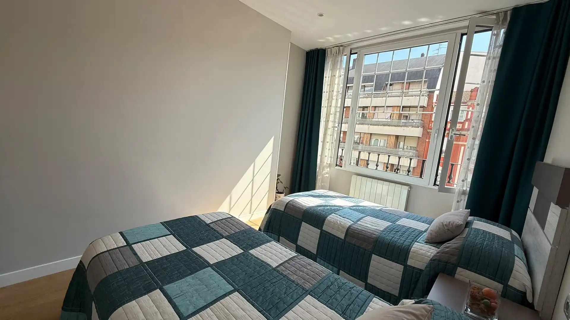 Habitación de Piso en venta en Bilbao  con Calefacción y Balcón