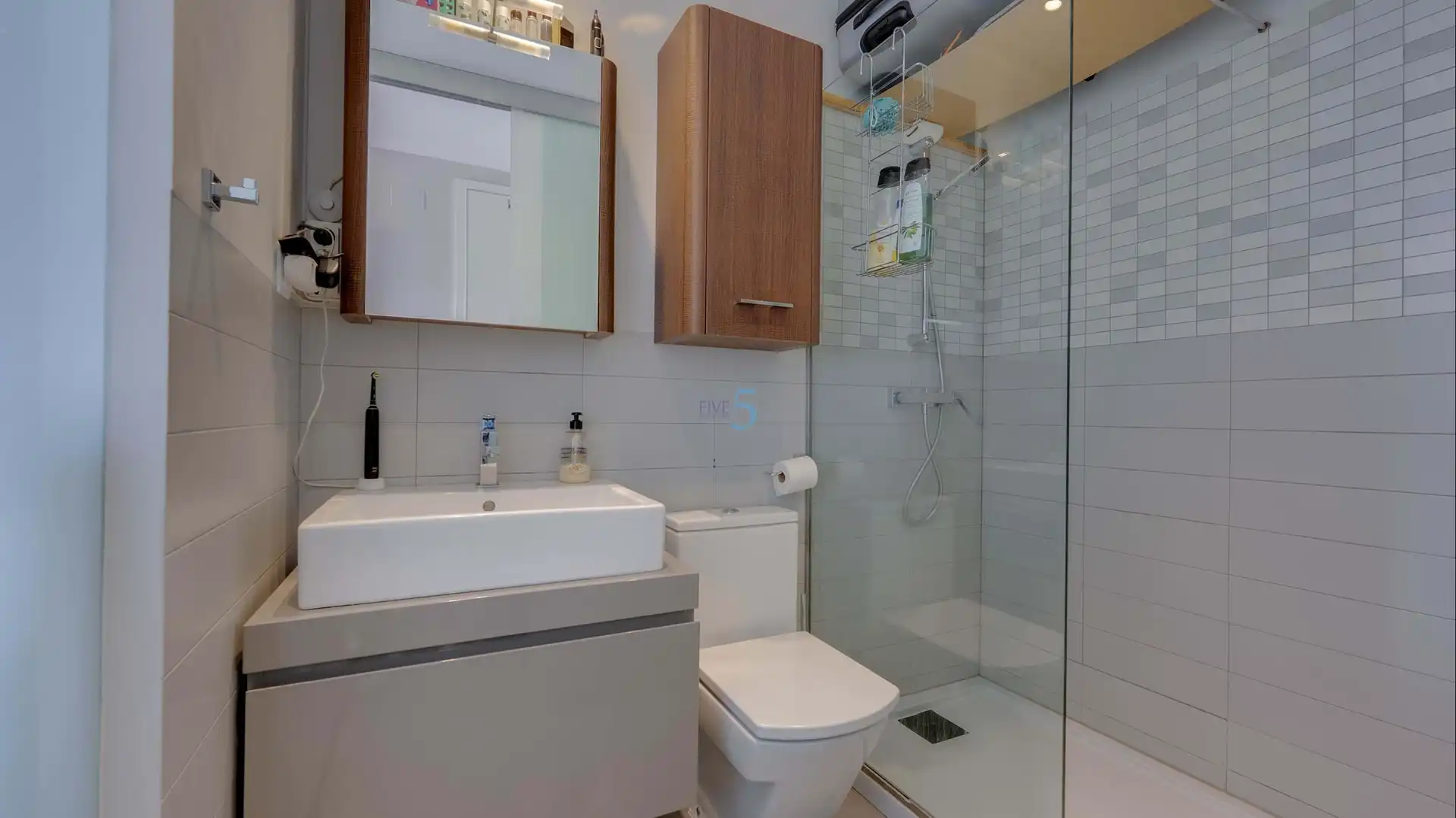 Baño de Piso en venta en Orihuela con Aire acondicionado, Terraza y Piscina