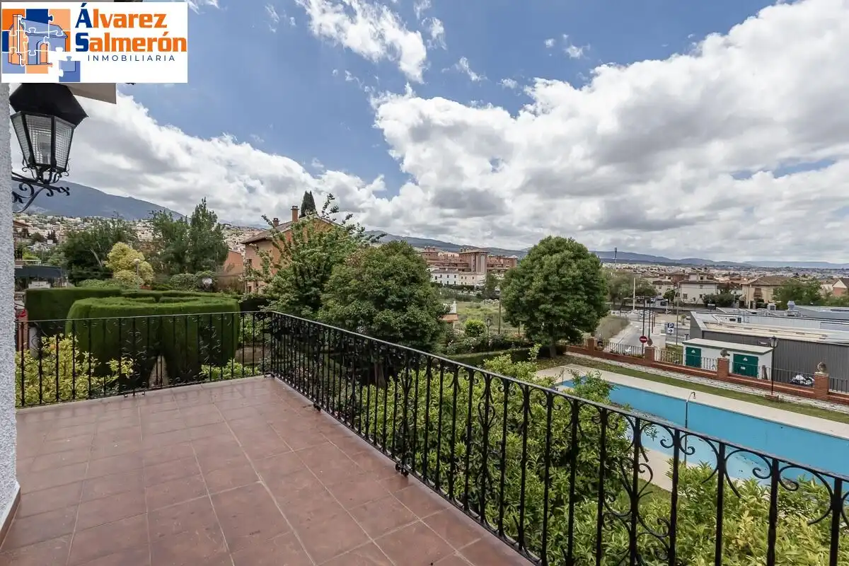 Jardín de Casa o chalet en venta en Huétor Vega con Aire acondicionado, Calefacción y Jardín privado