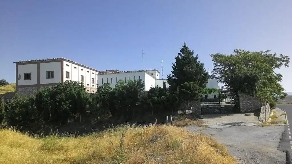 Vista exterior de Nau industrial en venda en Torvizcón