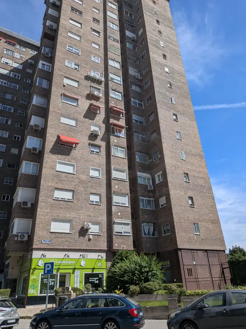 Vista exterior de Piso en venta en Madrid con Aire acondicionado, Calefacción y Terraza