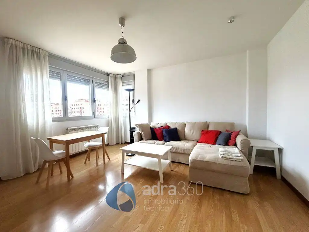 Sala de estar de Apartamento de alquiler en  Logroño con Calefacción, Amueblado y Piscina comunitaria