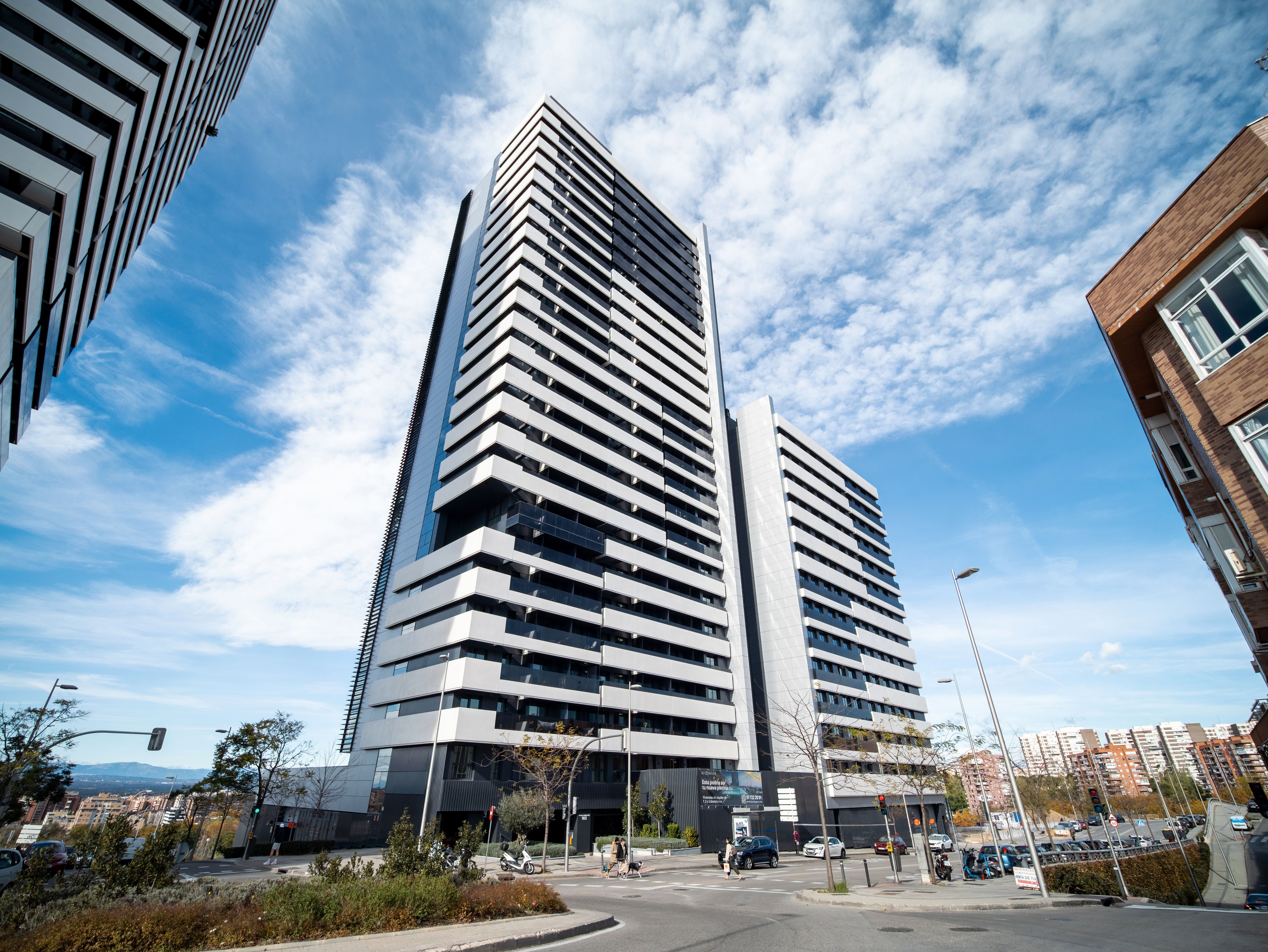 Exterior view of Flat to rent in  Madrid Capital  with Air Conditioner, Storage room and Oven