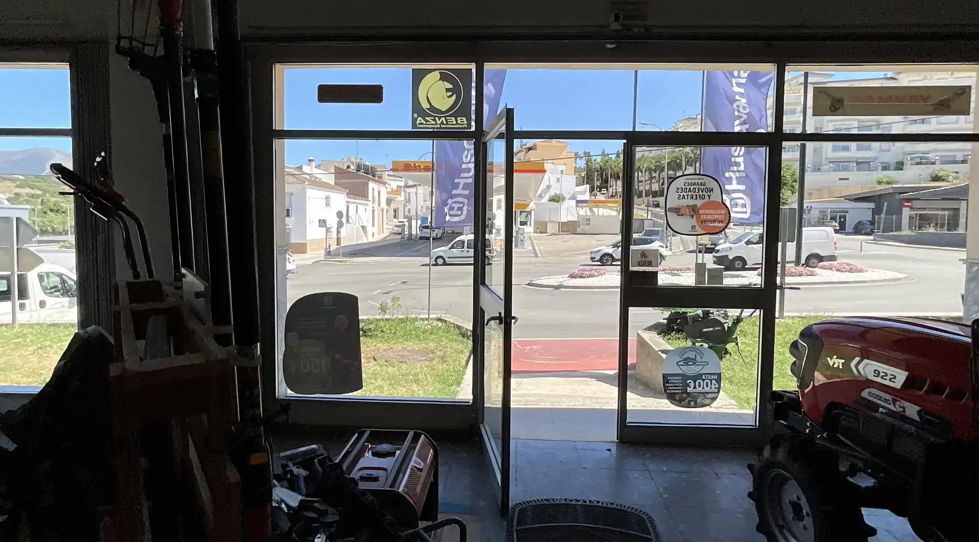 Local comercial en venda a Avenida Reina Sofía, imagen 2
