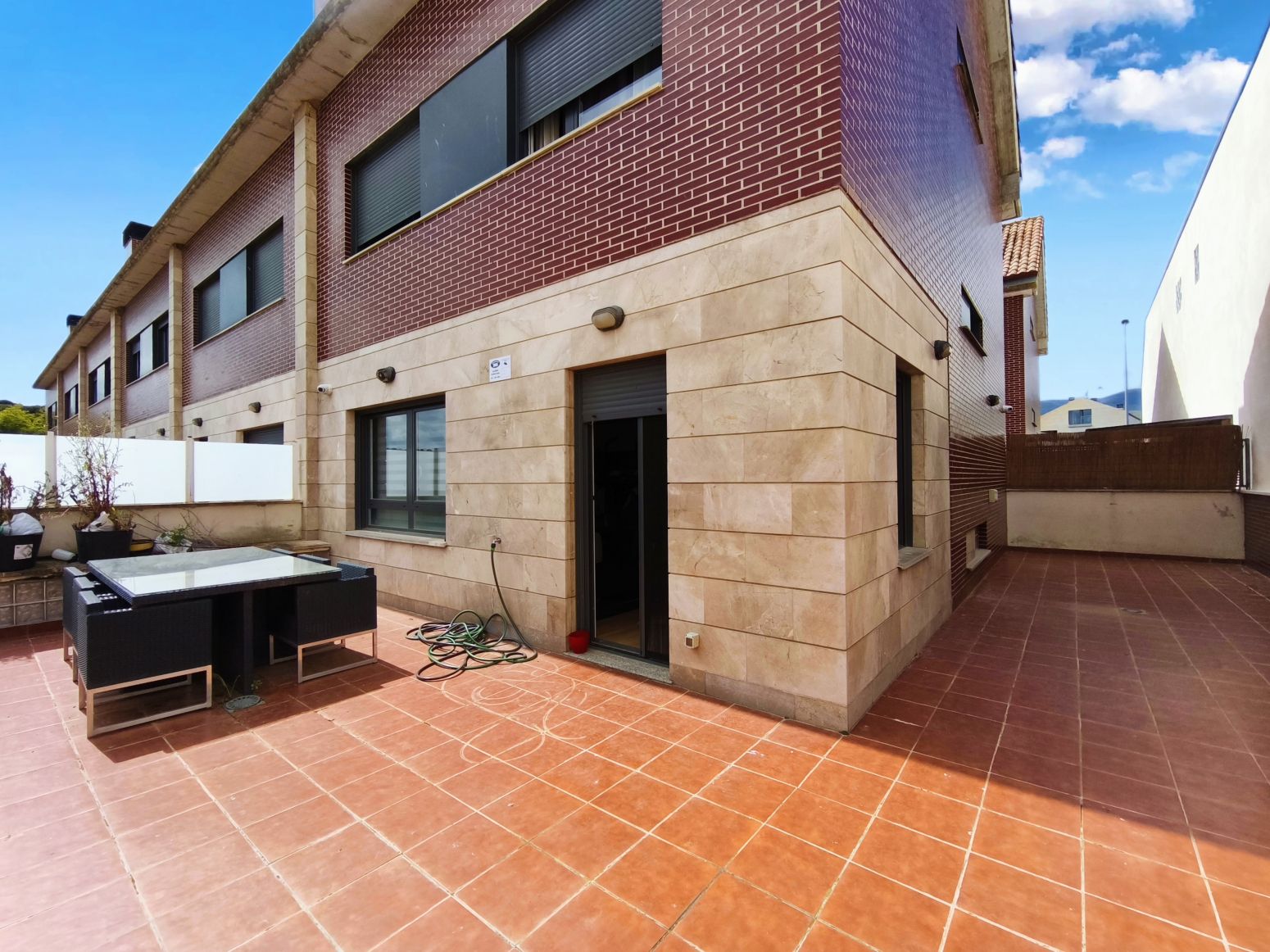 Single-family semi-detached for sale in Entrena