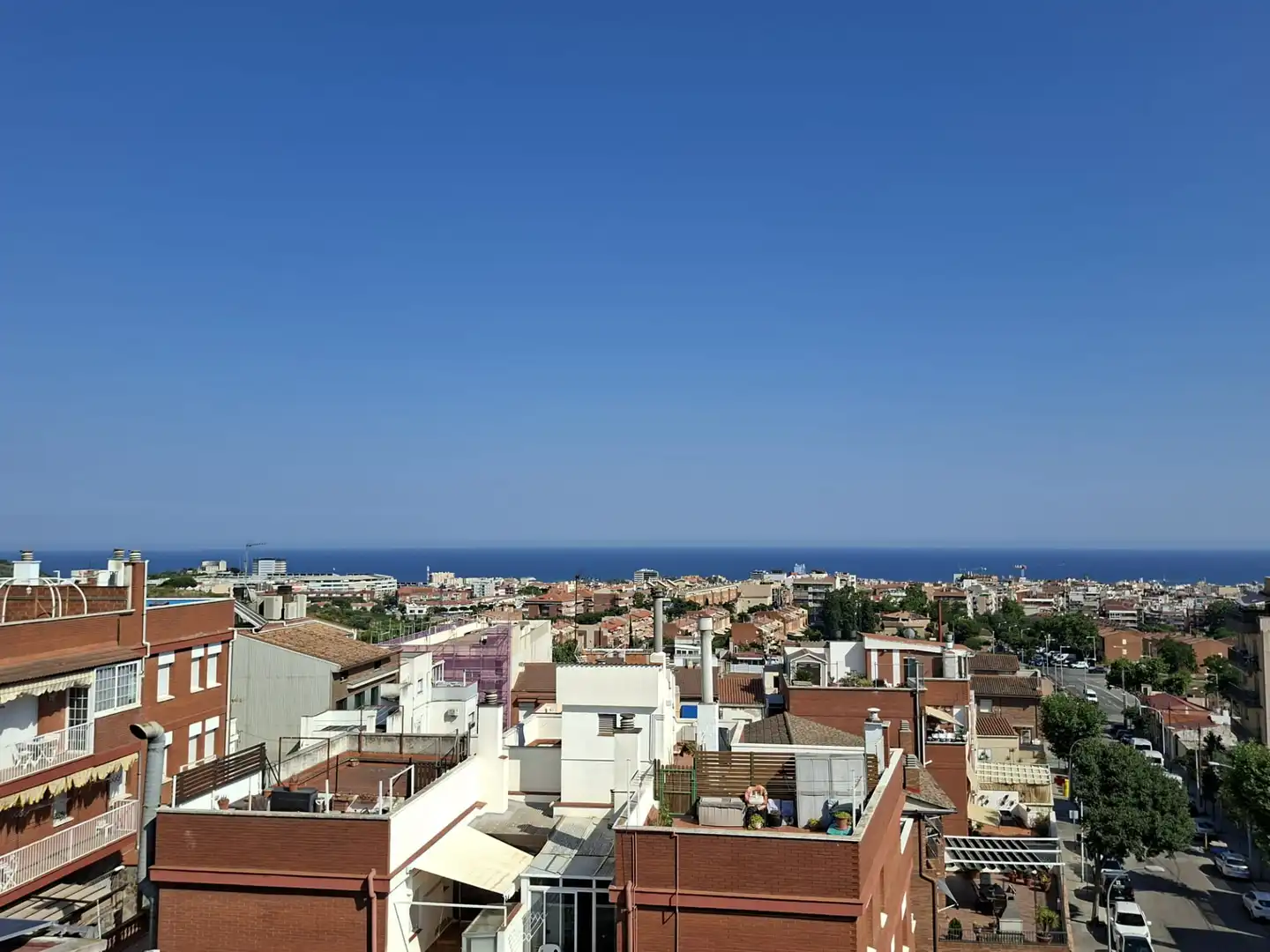 Außenansicht von Dachboden zum Verkauf in Badalona mit Klimaanlage, Heizung und Terrasse