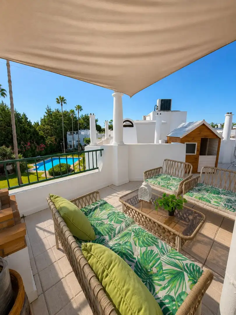 Terrassa de Casa adosada en venda en Marbella amb Aire condicionat, Terrassa i Piscina