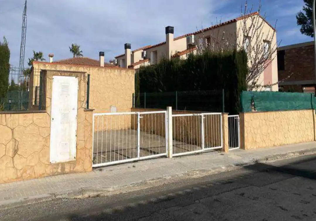 Vista exterior de Casa adosada en venta en Mont-roig del Camp
