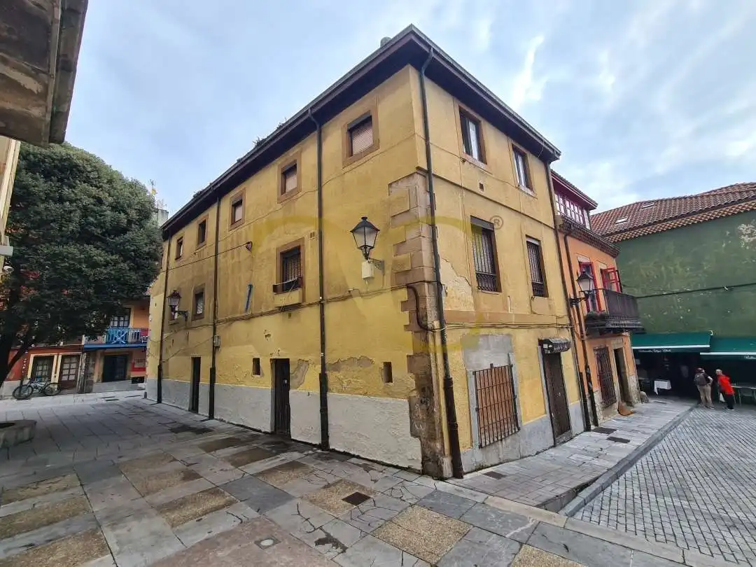Vista exterior de Edificio en venta en Gijón 
