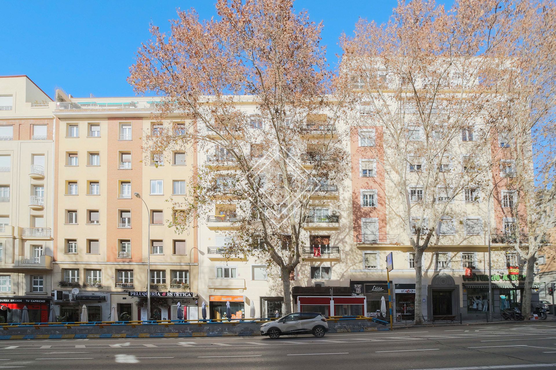 Vista exterior de Àtic en venda en  Madrid Capital amb Aire condicionat, Calefacció i Terrassa