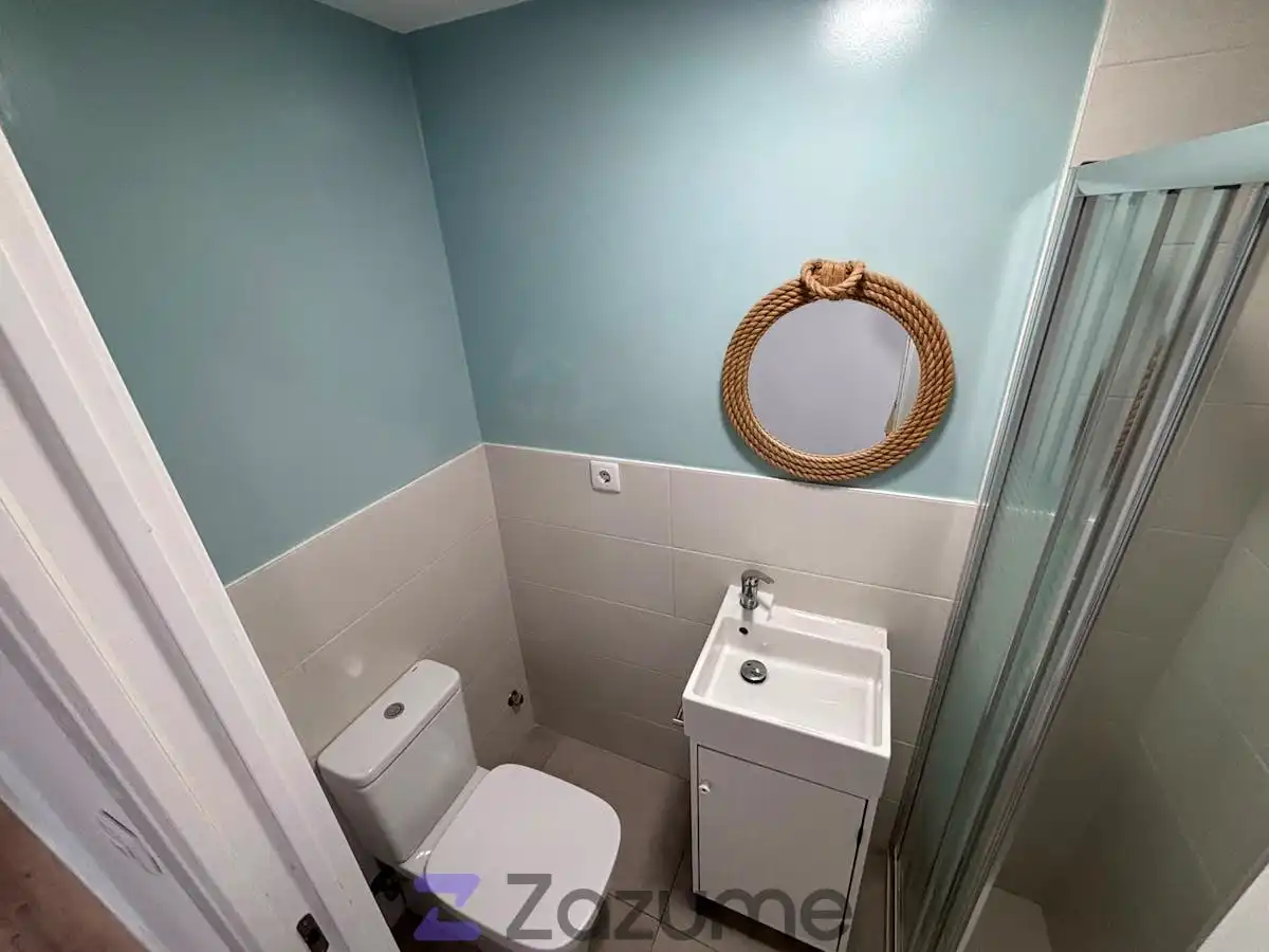 Bathroom of Flat for rent in Cartagena  with Air Conditioner, Heating and Parquet flooring