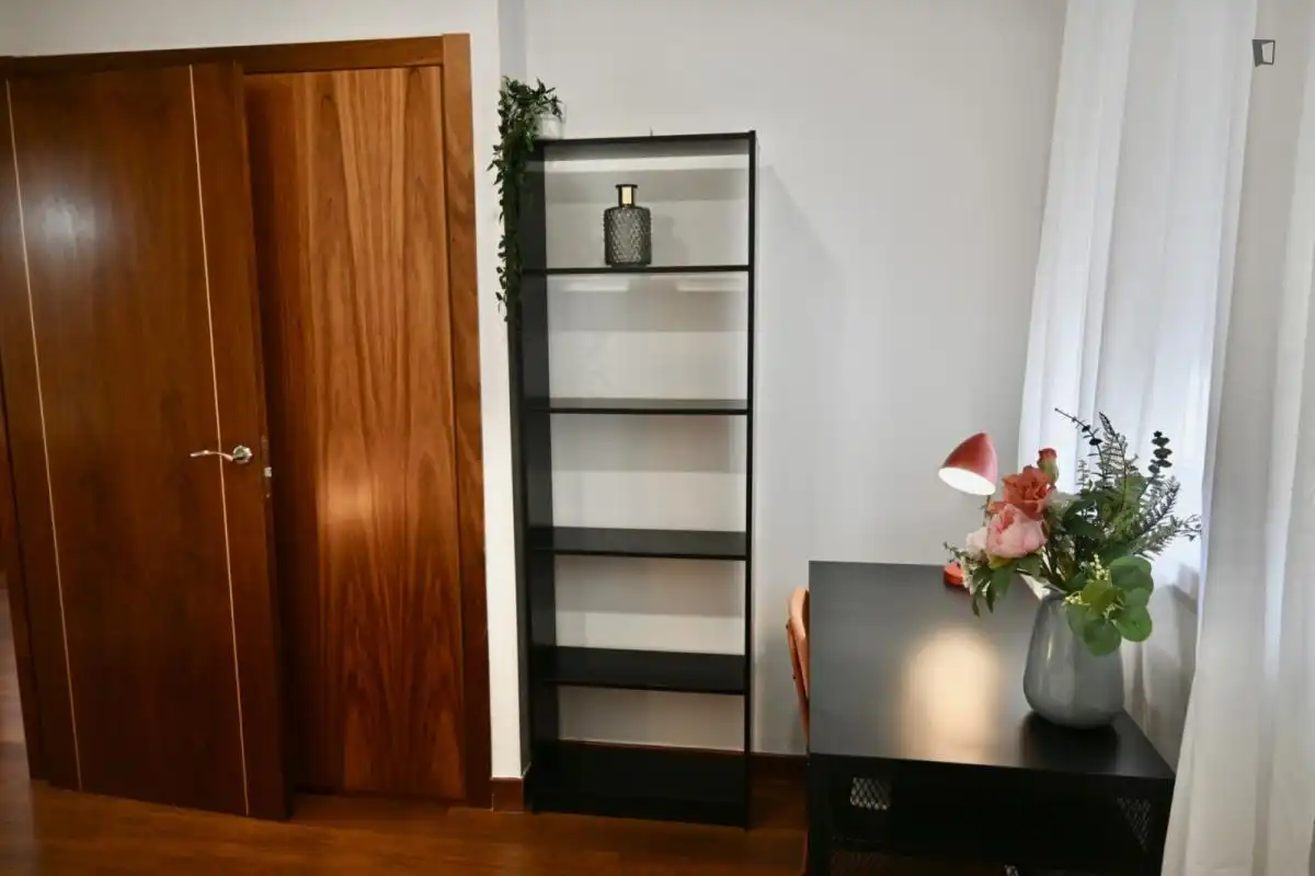 Dormitori de Apartament de lloguer en Madrid amb Aire condicionat, Calefacció i Moblat