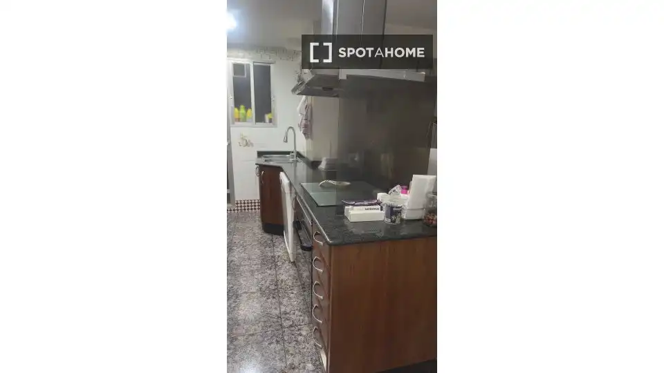 Kitchen of Flat for share in Valencia  with Air Conditioner, Heating and Terrace