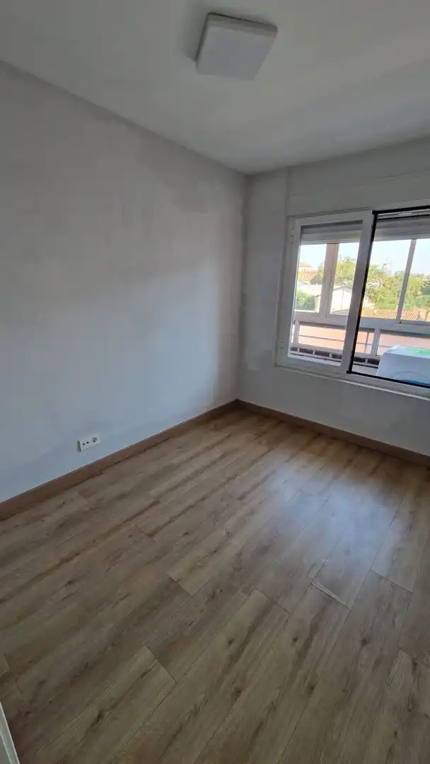 Habitación de Piso en venta en León Capital  con Calefacción, Terraza y Trastero
