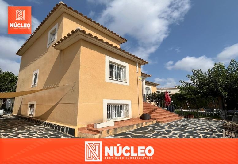 Vista exterior de Casa o xalet en venda en Aigües amb Aire condicionat, Calefacció i Jardí privat
