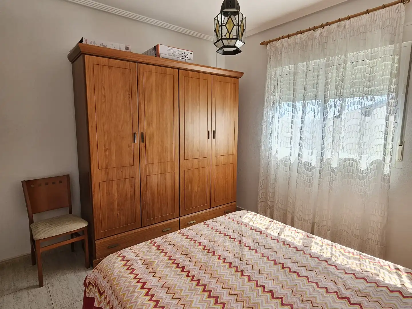 Habitación de Piso de alquiler en Santa Pola con Terraza y TV