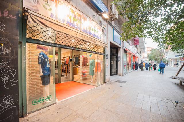 Local comercial en Alquiler en Calle Fuenlabrada en Casco Antiguo