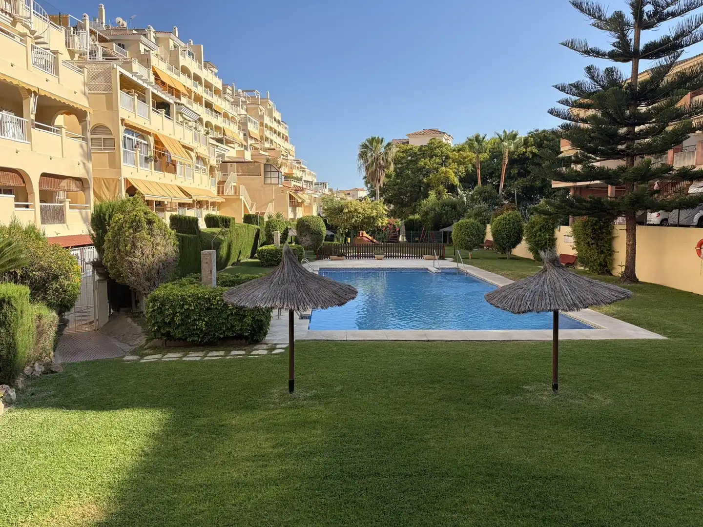 Apartament amb piscina en venda a Torrequebrada, imagen 24