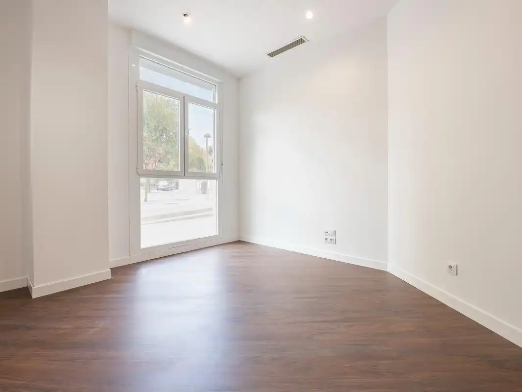 Ground floor for sale in  Madrid Capital  with Air Conditioner and Heating