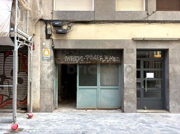 Local comercial en venda a calle Daoiz i Velarde