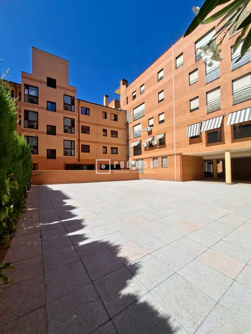 Vista exterior de Pis en venda en Madrid amb Aire condicionat, Calefacció i Traster
