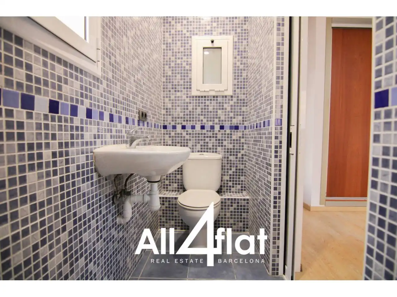 Bathroom of Flat for rent in Barcelona  with Heating, Parquet flooring and Furnished