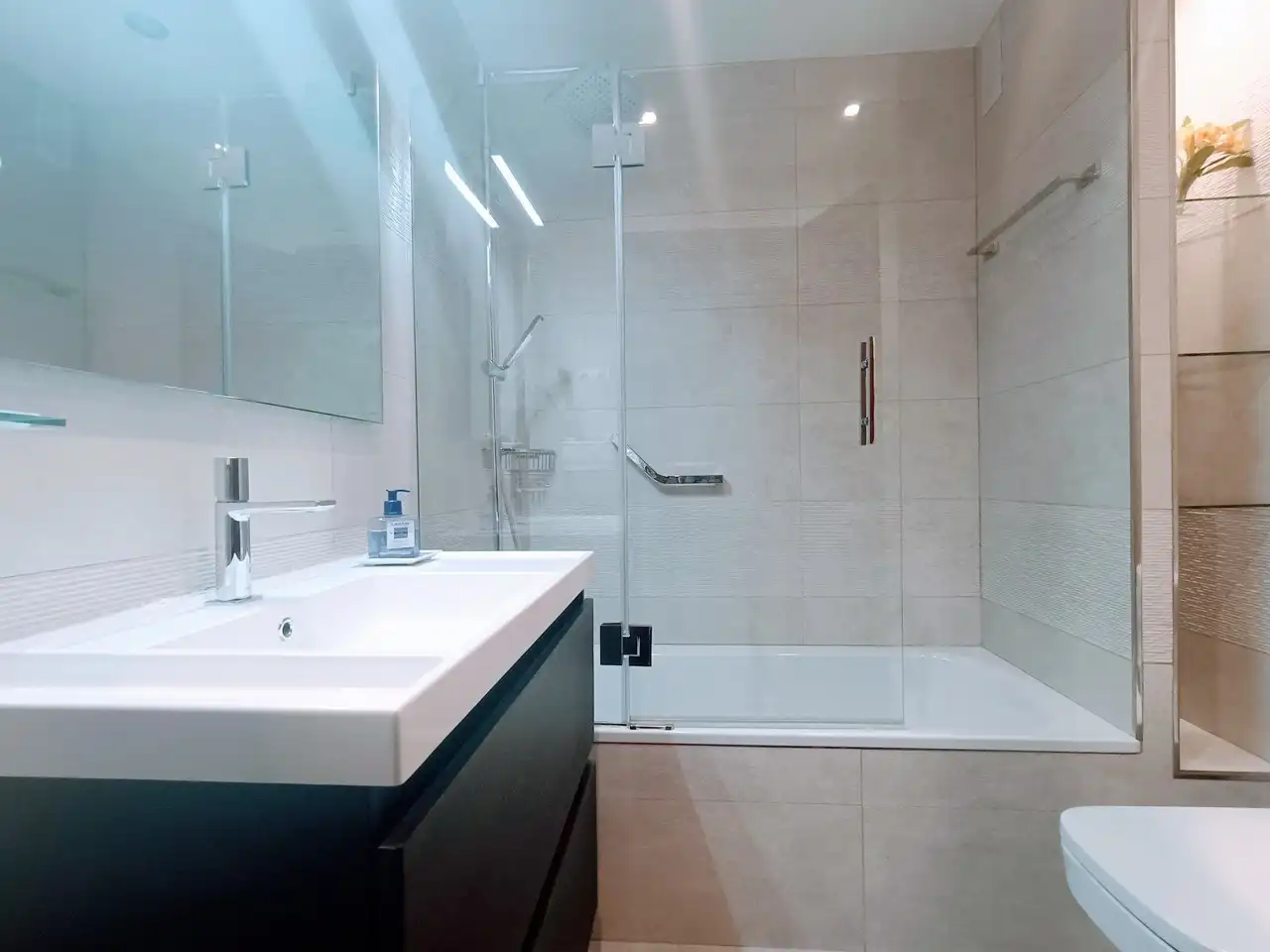 Bathroom of Flat for rent in El Escorial  with Heating, Terrace and Furnished