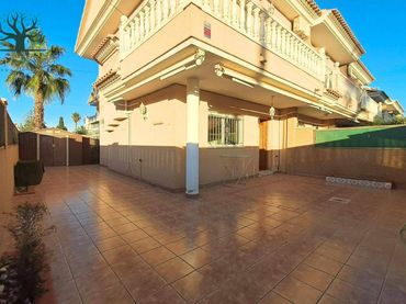 Duplex avec balcon à vendre à Puerto de Mazarrón