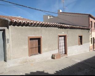 Exterior view of House or chalet for sale in Madrigal de las Altas Torres