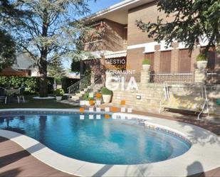 Piscina de Casa o xalet en venda en Agramunt amb Calefacció, Jardí privat i Terrassa