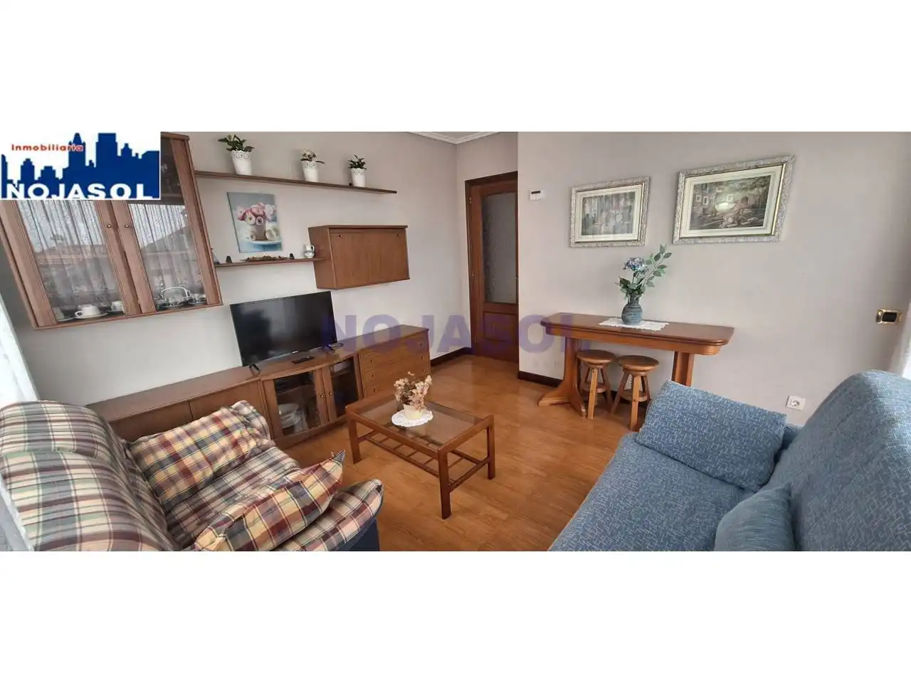 Sala d'estar de Apartament de lloguer en Noja amb Calefacció, Terrassa i Moblat