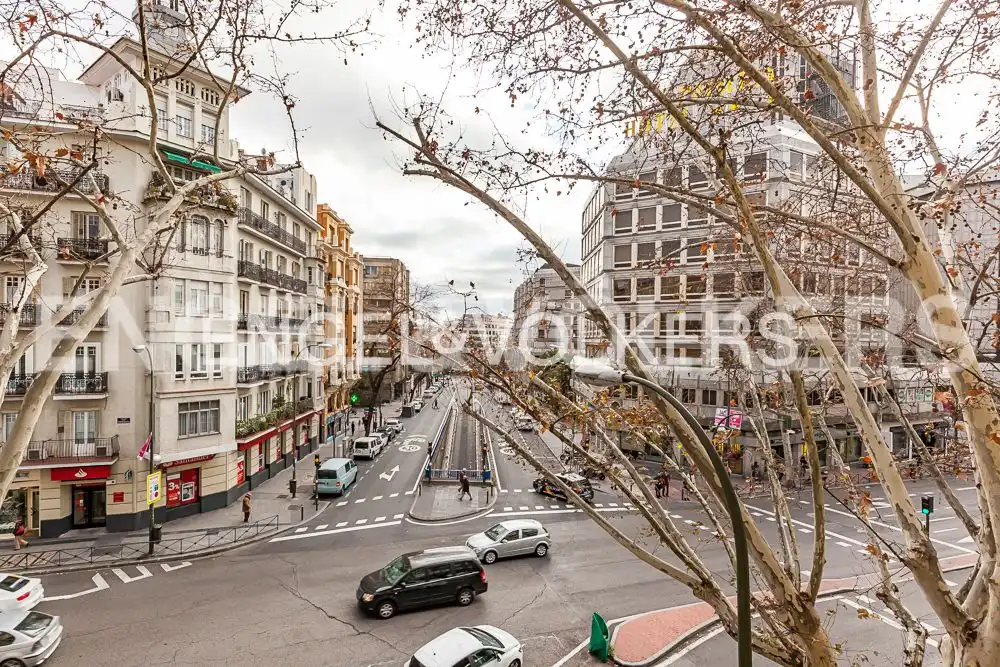 Vista exterior de Pis de lloguer en Madrid amb Aire condicionat, Calefacció i Moblat