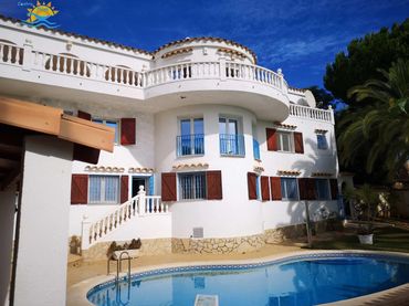 Detached house with pool for sale in ZONA PLAYA LAS FUENTES